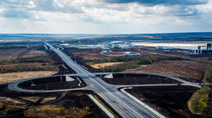 Approach Road to New Platov Airport 