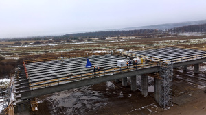 Installation of beams started at the approach flyover to the Kama Bridge at Nizhnekamsk and Naberezhnye Chelny Bypass